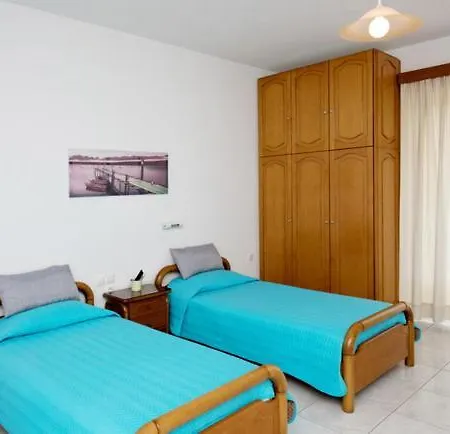 Maria Studios & Apartment