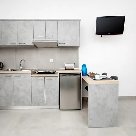 Maria Studios & Apartment