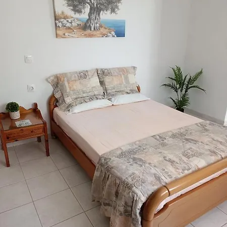 Maria Studios & Apartment *