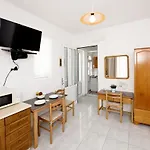 Apartment Maria &